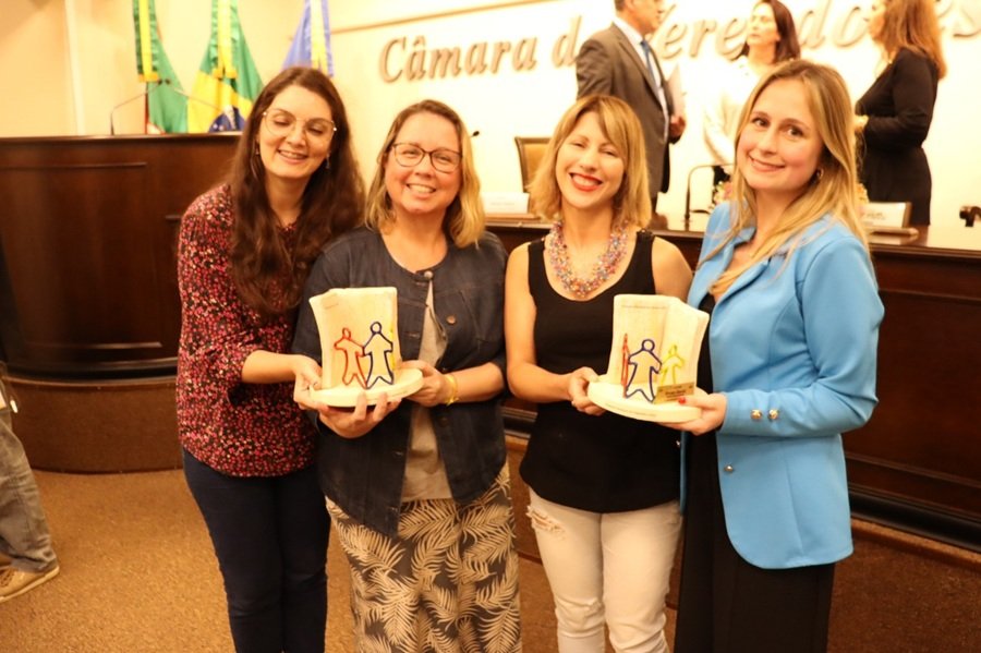 Câmara de Gramado lança 5ª edição do Troféu Professor Destaque para valorizar educadores 1 Professores de Gramado terao mais uma oportunidade de brilhar com o Trofeu Professor Destaque - Acontece Gramado