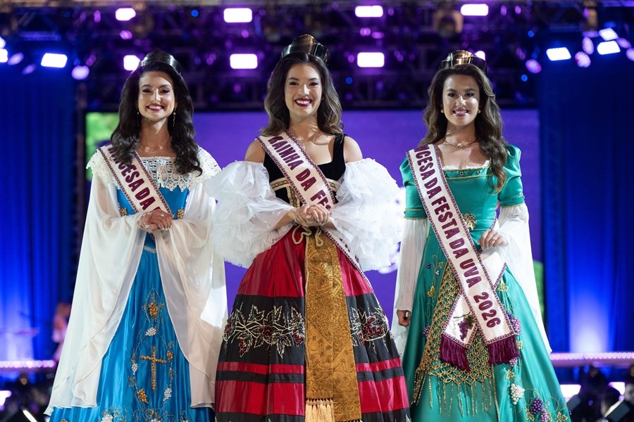 Elisa dos Santos Pereira D'Mutti é a nova Rainha da Festa da Uva de Caxias do Sul 1 festa da uva - Acontece Gramado
