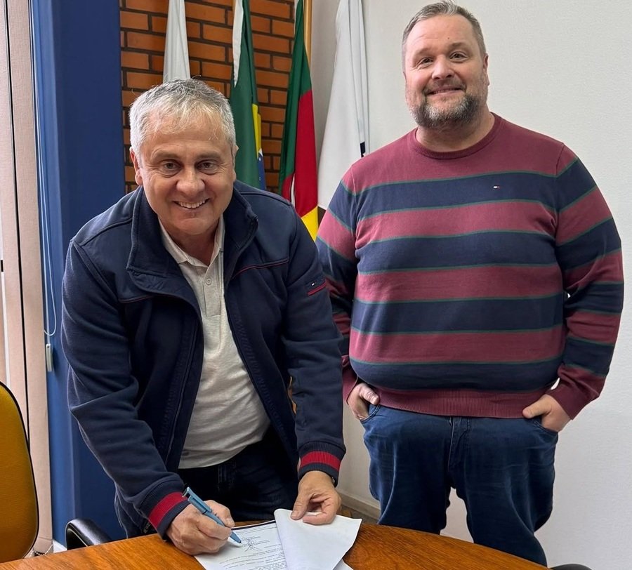 Sindtur Serra Gaúcha e ACINP firmam parceria estratégica para fortalecer o turismo em Nova Petrópolis 1 Foto Presidente do Sindtur Claudio Souza e o Presidente da ACINP Neander Willrich Port - Acontece Gramado