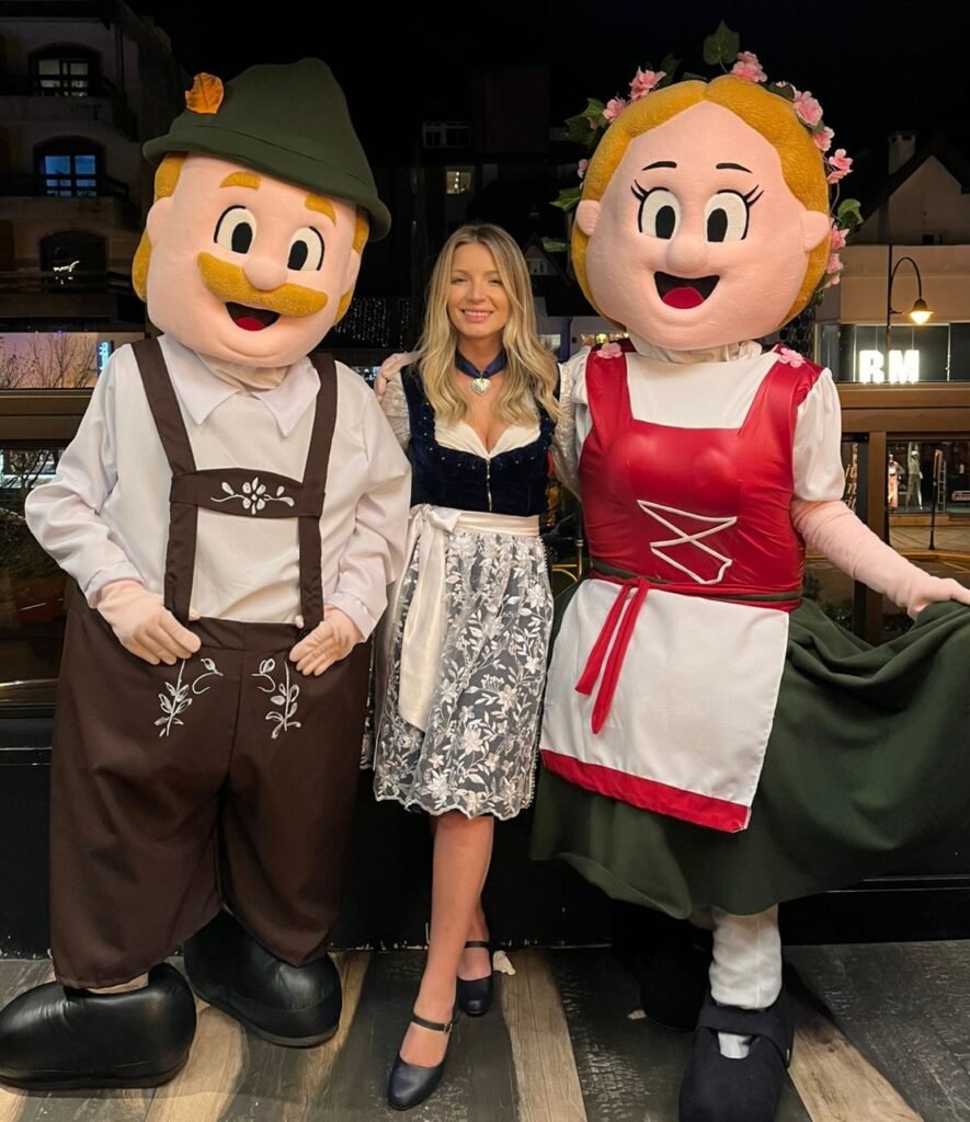 Oktoberfest Gramado projeta impacto de R$ 100 milhões e mira mais de 90% de ocupação hoteleira 1 oktoberfest gramado personagens - Acontece Gramado