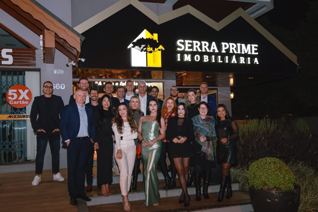 Serra Prime, imobiliária líder em Gramado e Canela, comemora 10 anos e ultrapassa meio bilhão de reais em negócios gerados 1 Equipe Serra Prime - Acontece Gramado