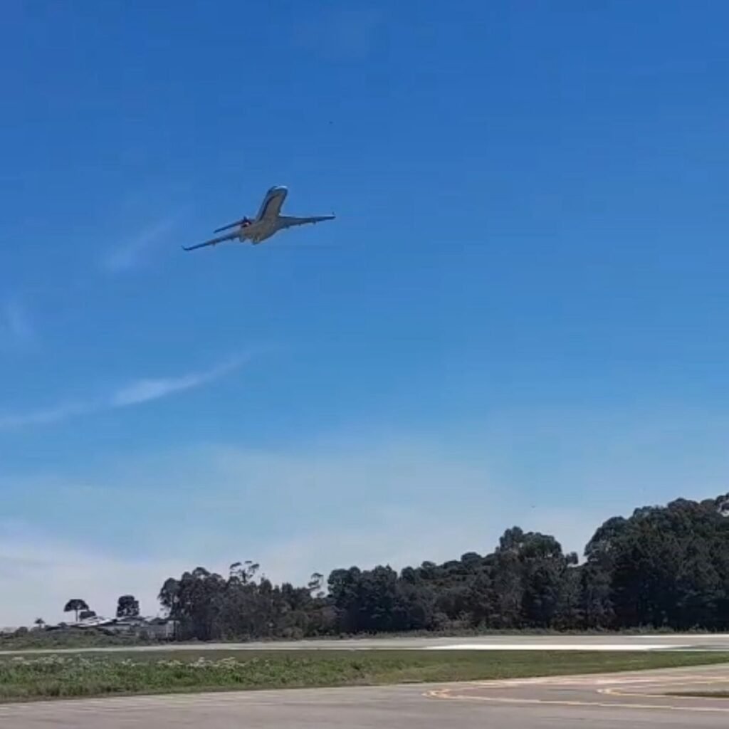 Aeronave da Força Aérea realiza voos de inspeção para homologar novo sistema no Aeroporto de Canela 1 canela aeroporto - Acontece Gramado