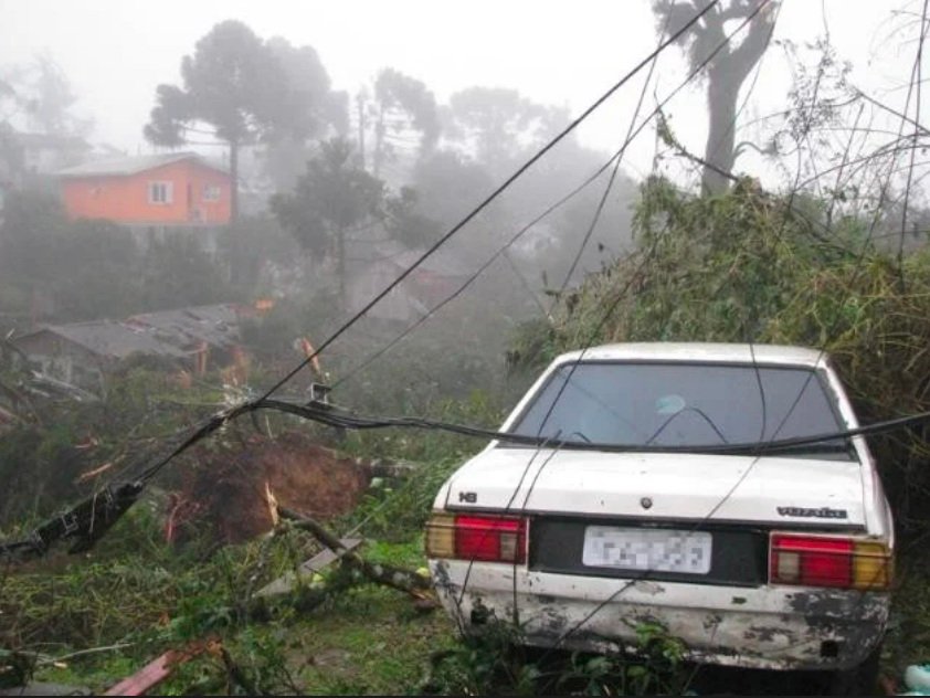 Ventos de 124 km/h e "milagre": Relembre como Canela sobreviveu à fúria do tornado de 2010 sem vítimas fatais 3 Tornado Canela 1 - Acontece Gramado