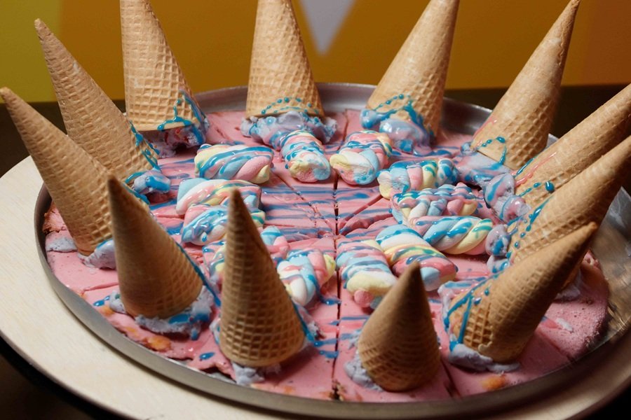 O Mundo Fantástico das Pizzas se consolida como destino gastronômico com sabor e experiência 1 pizza unicornio - Acontece Gramado