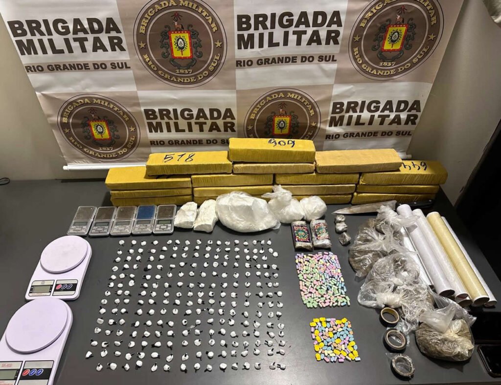 BM de Gramado desarticula depósito, prende casal e apreende mais de 12 quilos de drogas 1 Drogas gramado - Acontece Gramado
