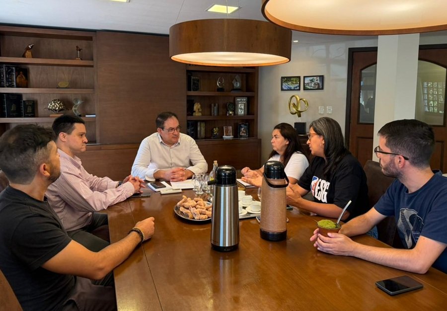 Câmara de Gramado recebe representantes de nova cooperativa de gestão de resíduos 1 Reuniao cooperativa - Acontece Gramado