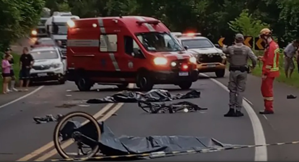 Duas ciclistas morrem e um fica ferido após atropelamento na RS-115. Motorista é preso 1 ciclistas - Acontece Gramado
