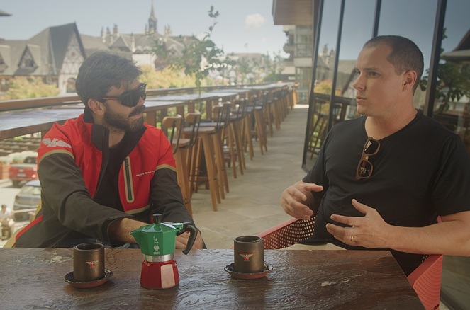 Chef de Gramado assina cardápio de projeto nacional da Moto Morini Brasil 1 Fabricio Morini e Filipe. Creditos Mountside Films - Acontece Gramado