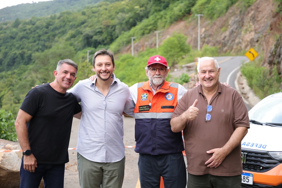 Gramado e Três Coroas lideram repasses em pacote de R$ 759 milhões do Governo Federal para a região 2 Maneco prefeito Gilberto secretario Wolnei e vice Gilberto Tegner - Acontece Gramado