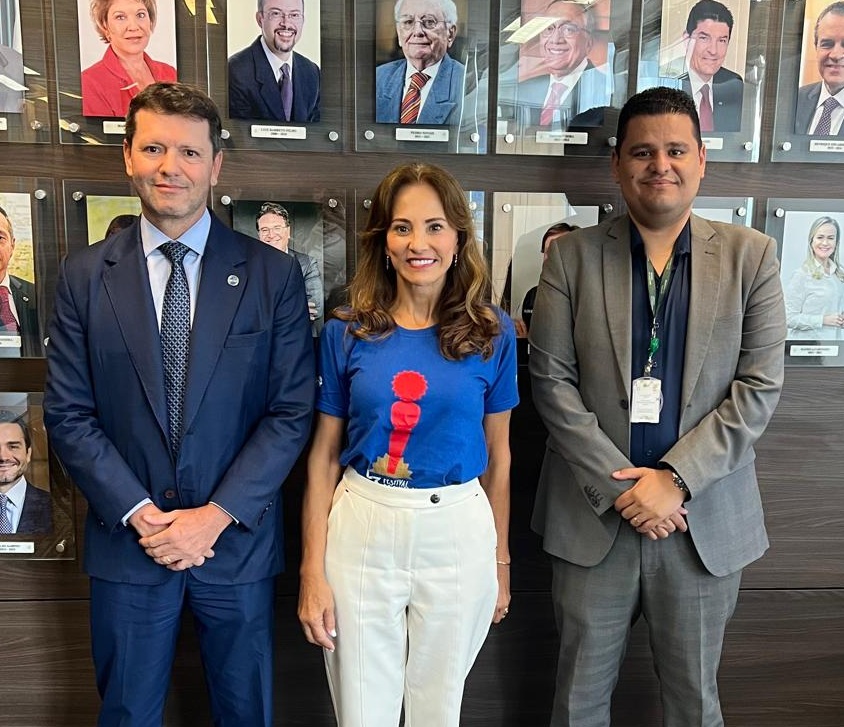 Rosa Helena Volk articula parcerias e recursos para eventos de Gramado em Brasília 1 Rosa Helena no Ministerio do Turismo - Acontece Gramado