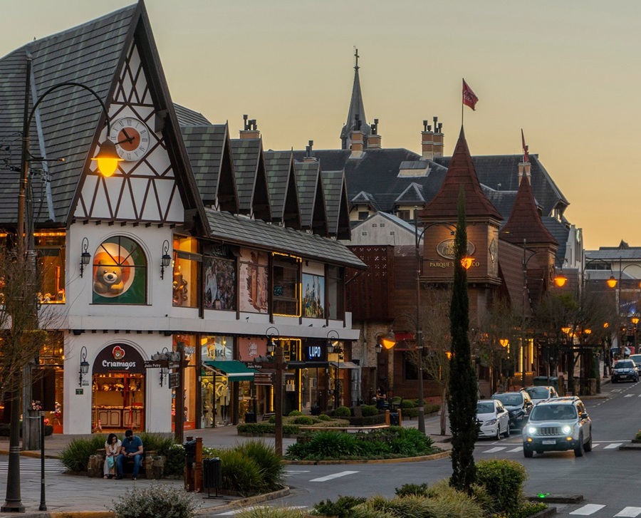 Gramado retoma posição de destaque entre os destinos mais vendidos do país no Anuário Braztoa 2026 1 criamigos borges foto.jpg - Acontece Gramado