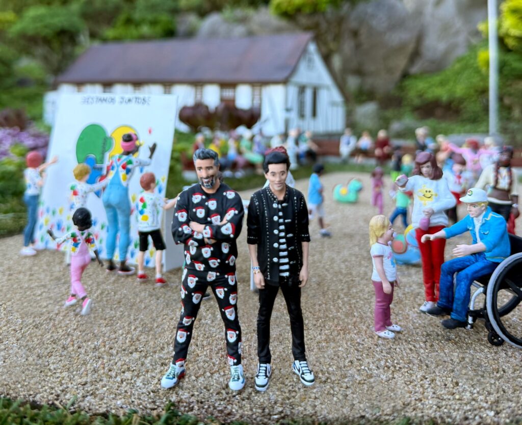 Mini Mundo eterniza Marcos Mion e filho em homenagem ao Dia Mundial do Autismo 1 Mini Mundo e Mion 01 - Acontece Gramado