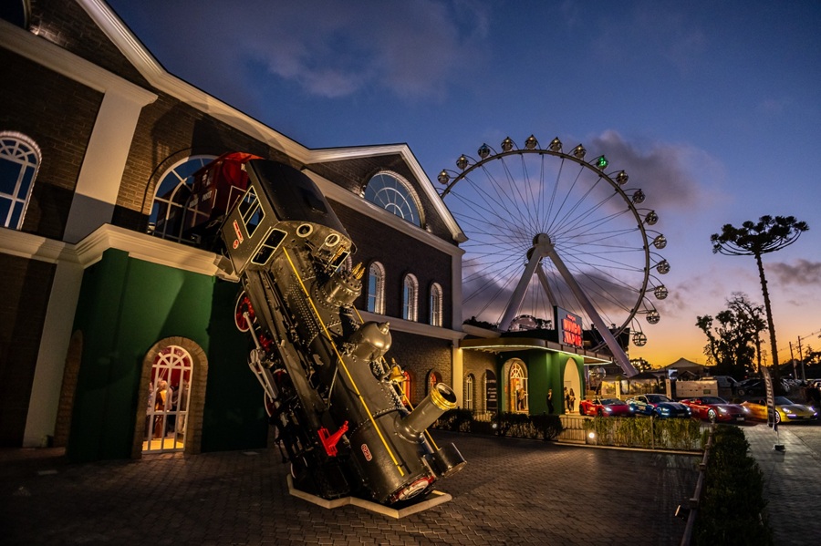 Parque Mundo a Vapor comemora dois anos da roda gigante que se tornou cartao postal de Canela - Acontece Gramado