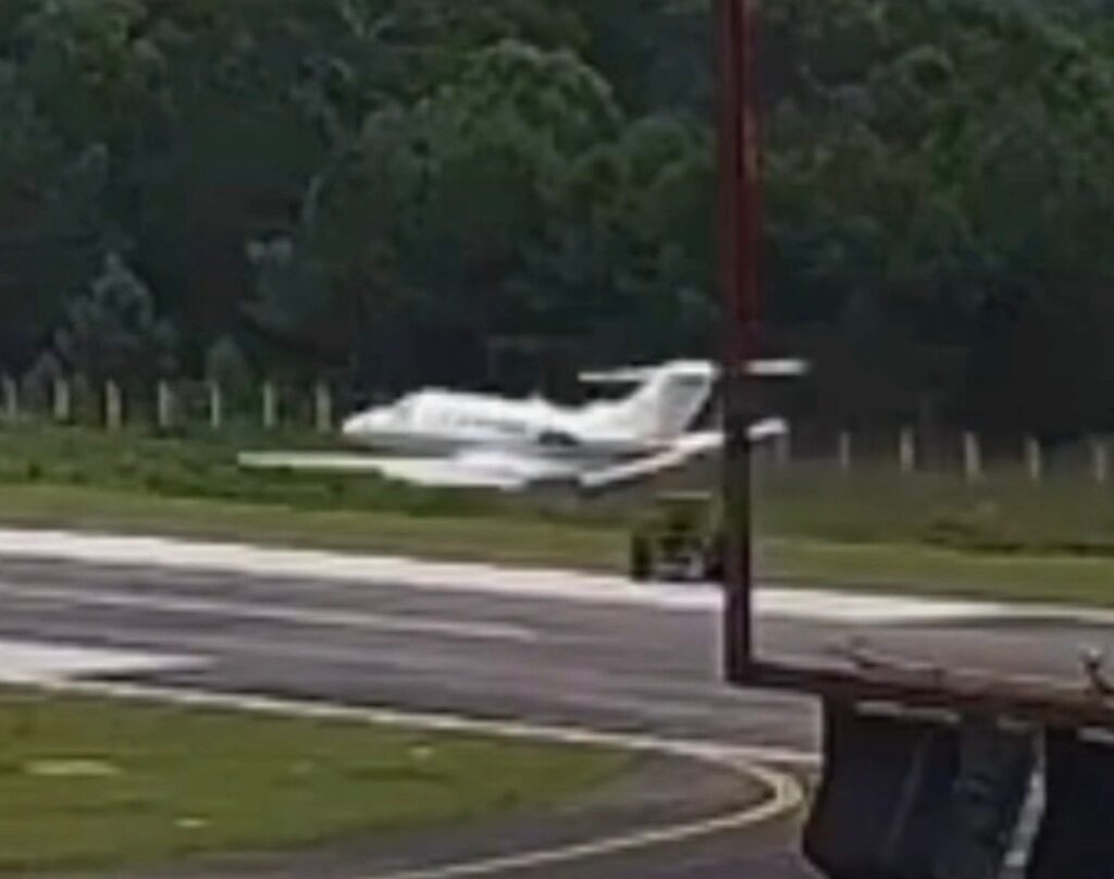 Trator invade pista e piloto arremete para evitar acidente no aeroporto de Canela 1 abiao canela - Acontece Gramado