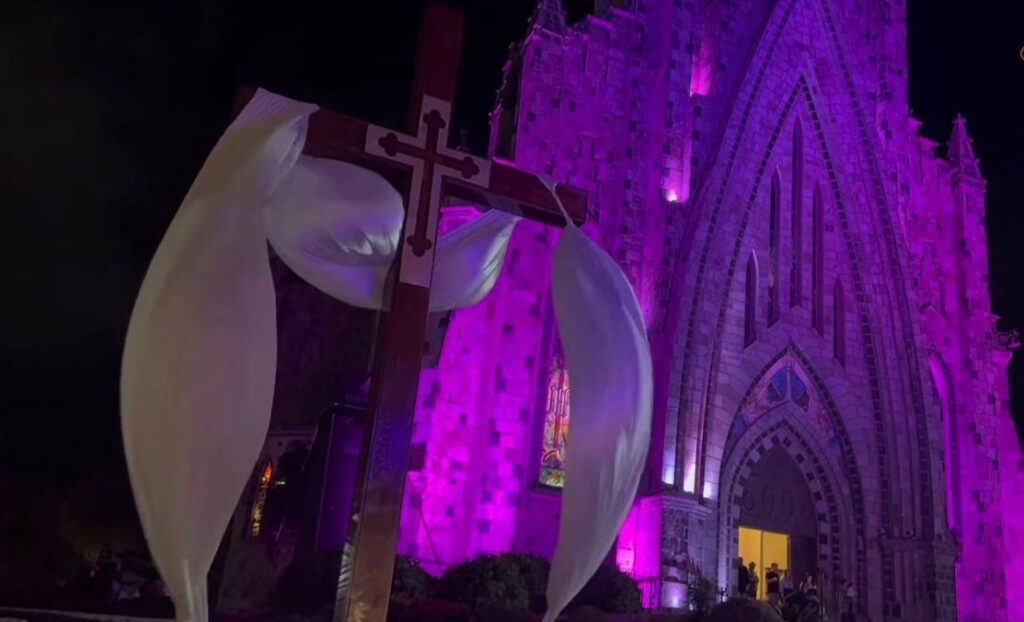Espetáculo religioso inédito "Da Cruz à Luz" é a atração da Páscoa em Canela neste saábado (4) 1 catedral canela - Acontece Gramado