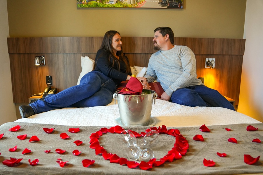 Hotéis Família Fioreze preparam experiências românticas para o mês dos namorados em Gramado 1 Familia Fioreze transforma hospedagens em cenario para casais celebrarem o amor em Gramado - Acontece Gramado