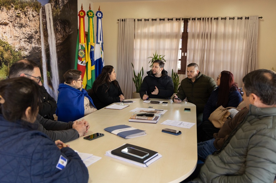 Prefeitura de Canela e Associação reforçam cooperação para garantir continuidade das atividades do Centro Social Padre Franco 1 Reuniao Padre Franco e Prefeitura - Acontece Gramado