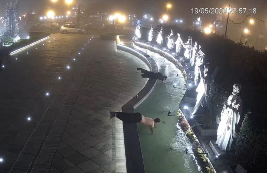 Imagens flagram furto de moedas na fonte da Igreja São Pedro em Gramado 1 furto gramado - Acontece Gramado