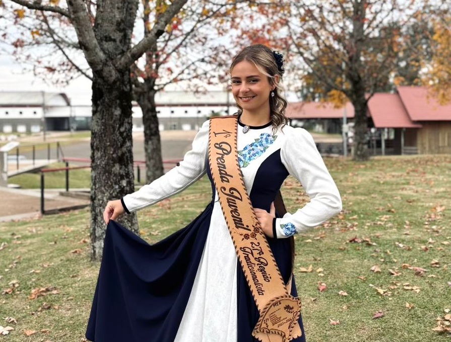 Mariana Caberlon representou Gramado e região na Ciranda Estadual de Prendas 1 mariana - Acontece Gramado
