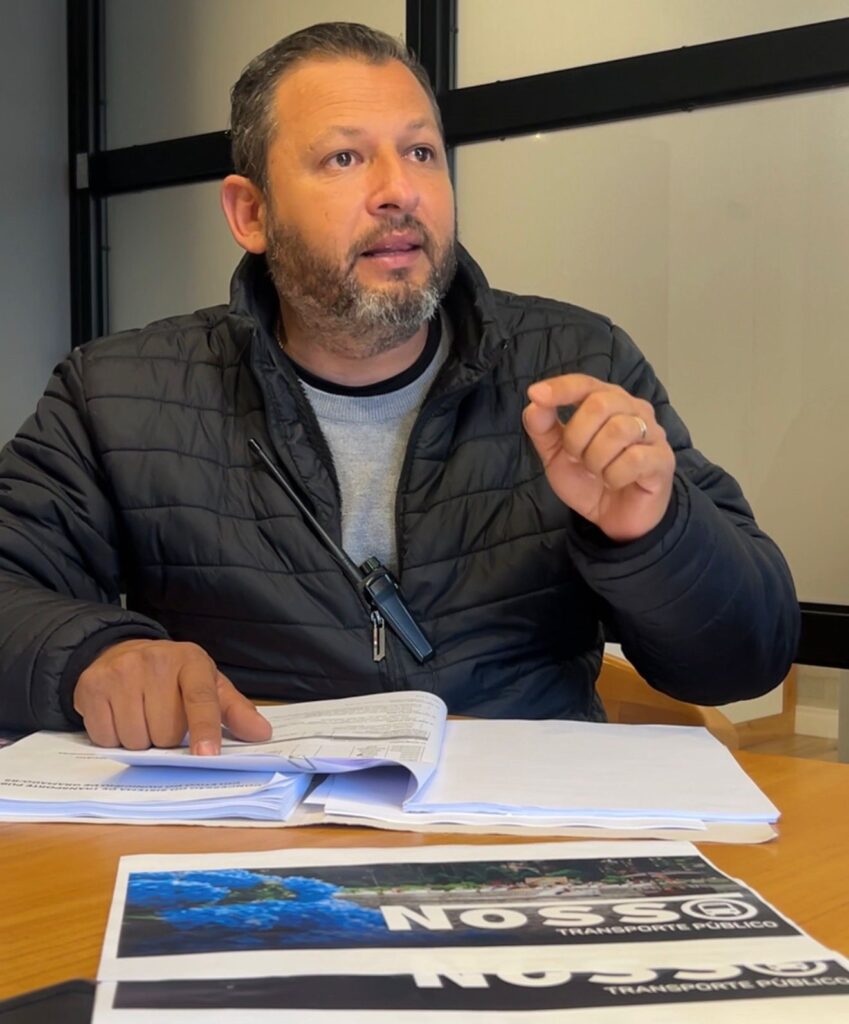 Tarifa a R$ 4,00, novas rotas e 20 ônibus zero Km. Novo modelo de transporte público de Gramado estreia em agosto 1 secretario - Acontece Gramado