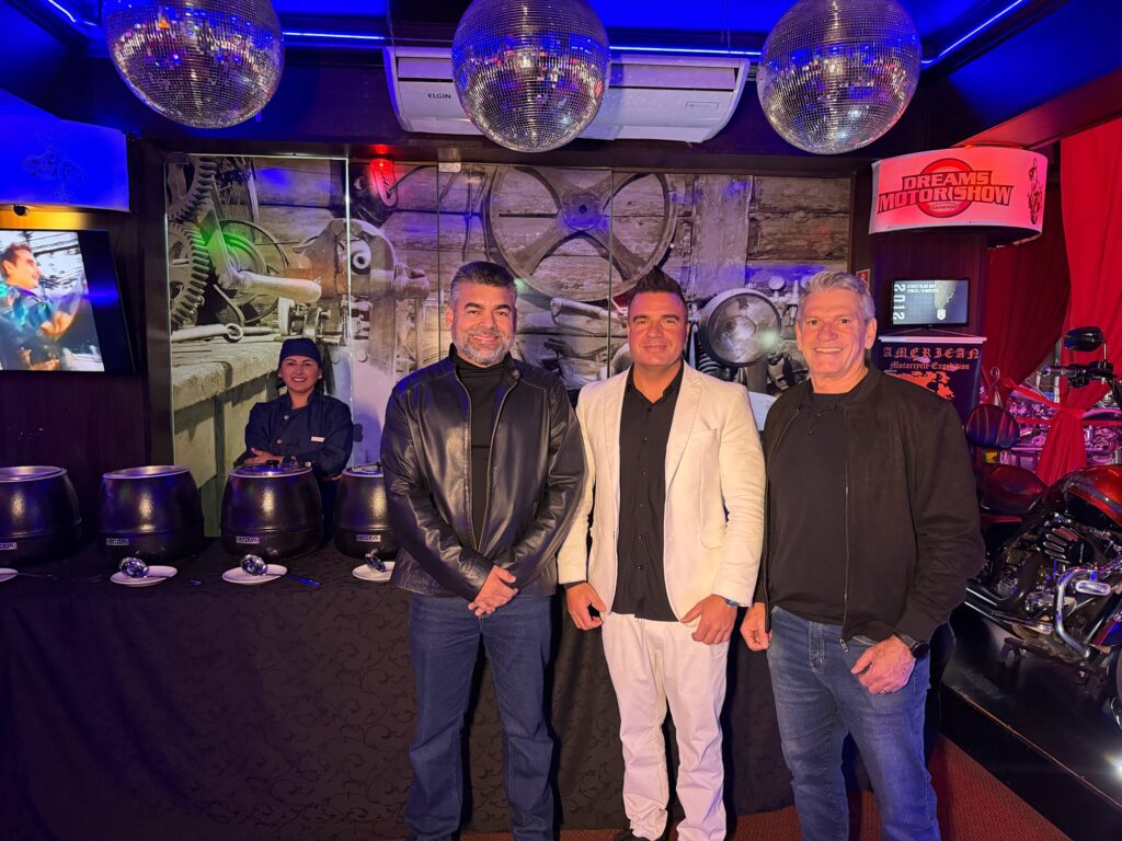 Famoso Festival de Sopas de São Paulo chega a Gramado e inicia operação no Dreams Motor Show 2 Mecias Goncalves operacao Gramado Elodir Correa diretor Grupo Dreams e Arlindo Camini e Leandro Camini socio da Santa Foods e Cia das Sopas - Acontece Gramado