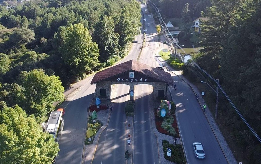 Prefeitura de Gramado abre licitação para reforma dos pórticos turísticos nas rodovias ERS-115 e ERS-235 1 Portico ERS 235 1 - Acontece Gramado
