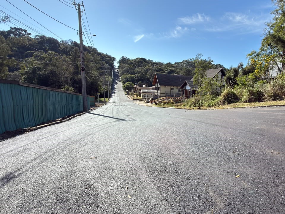Prefeitura de Gramado conclui recapeamento da Rua Alexandre Rama e avança com melhorias na zona rural 1 Rua Alexandre Rama 1 - Acontece Gramado