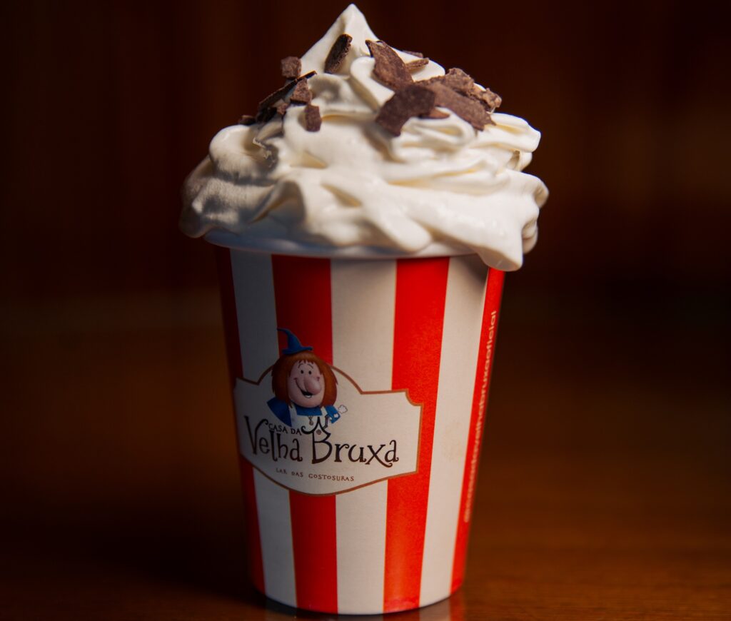 Sabores de Canela na rua e com alta gastronomia: Festival inicia dia 2 na Praça João Corrêa 9 Chocolate quente velha bruxa - Acontece Gramado