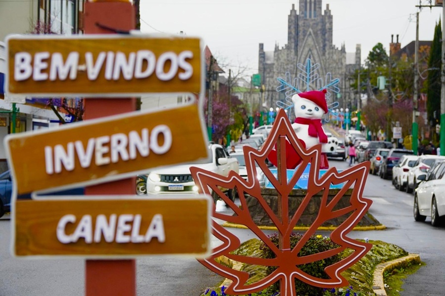 Decoração da Temporada de Inverno transforma as ruas de Canela e impulsiona o turismo local 1 Decoracao da temporada de inverno 2026 Izaque Santos - Acontece Gramado