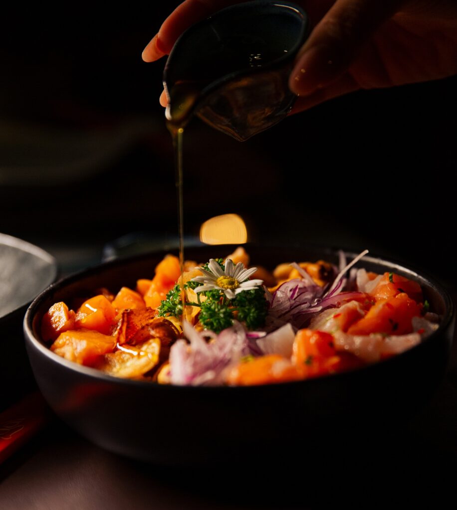 Sabores de Canela na rua e com alta gastronomia: Festival inicia dia 2 na Praça João Corrêa 8 Poke Acevichado Galangal - Acontece Gramado
