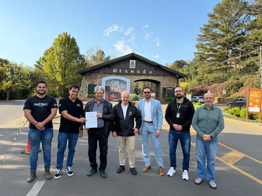 Prefeitura de Gramado dá início às obras de revitalização completa dos pórticos da ERS-235 e ERS-115 1 Revitalizacao dos porticos Willian Lucas prefeito Nestor Luia Ricardo Frederico e Germano - Acontece Gramado