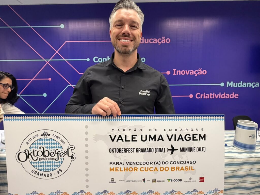 Cuca de bacon com chocolate e abacaxi conquista o título de Melhor Cuca do Brasil em Gramado 1 Maicon Scaravonatty vencedor do Concurso - Acontece Gramado