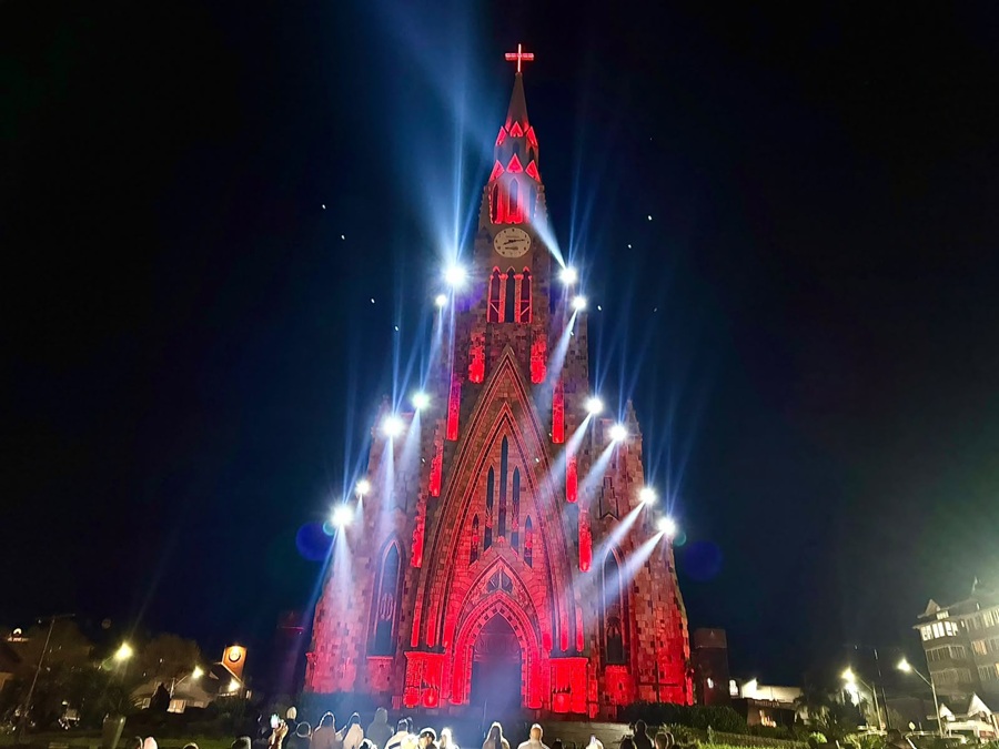 Catedral de Pedra em Canela ganha espetáculo diário de som e luz com tecnologia internacional 1 Som e Luz na Catedral de Pedra - Acontece Gramado