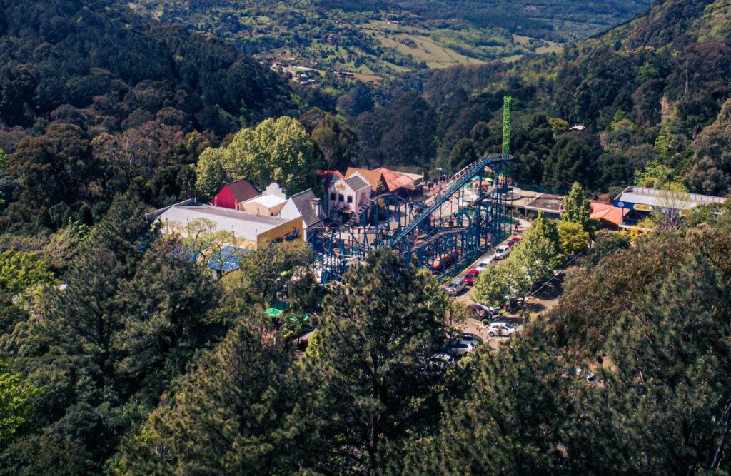 Alpen Park em Canela oferece desconto especial para moradores do Rio Grande do Sul neste fim de semana 1 Vista aerea do Alpen Park Creditos Dvulgacao 1 3 - Acontece Gramado