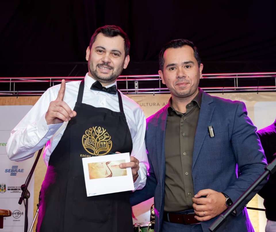 Festival de Cultura e Gastronomia de Gramado premia melhores profissionais de salão da região 1 Melhor profissional diego e eddie foto sergio - Acontece Gramado