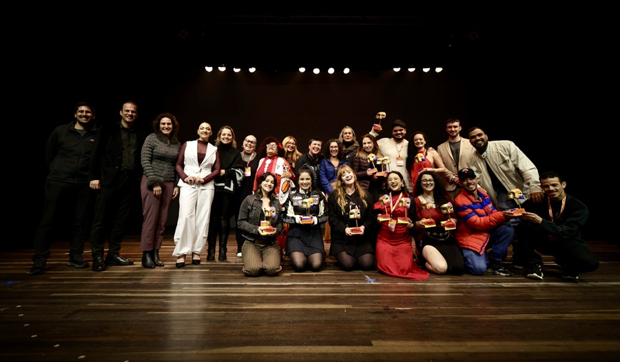 Maratona de Monólogos celebra a força cênica gaúcha e consagra espetáculo "Elza" em Canela 1 monologos - Acontece Gramado