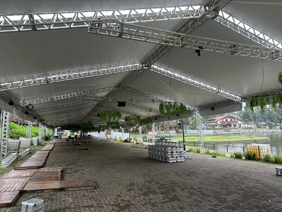 Festival de Gastronomia de Gramado começa a montagem de 1.100 m² de área coberta no Lago Joaquina 1 montagem foto gabi grespan - Acontece Gramado